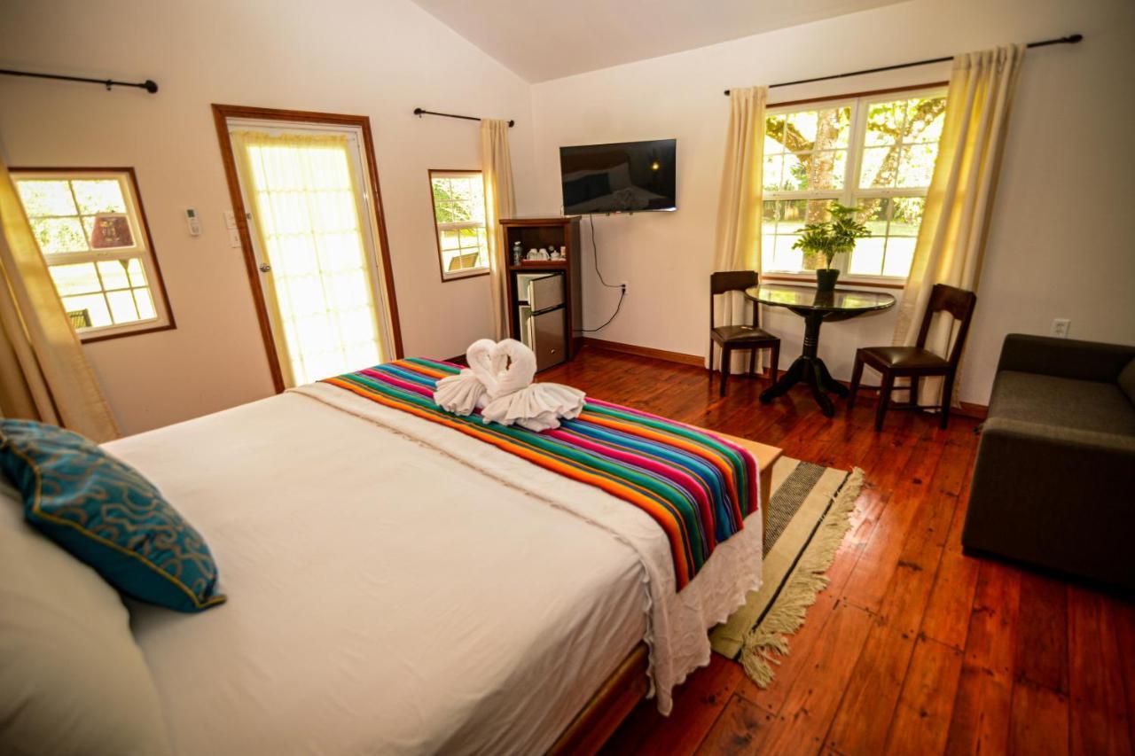 Kikiwitz Resort Belmopan Eksteriør billede