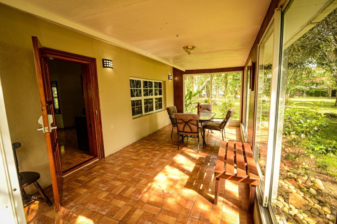 Kikiwitz Resort Belmopan Eksteriør billede