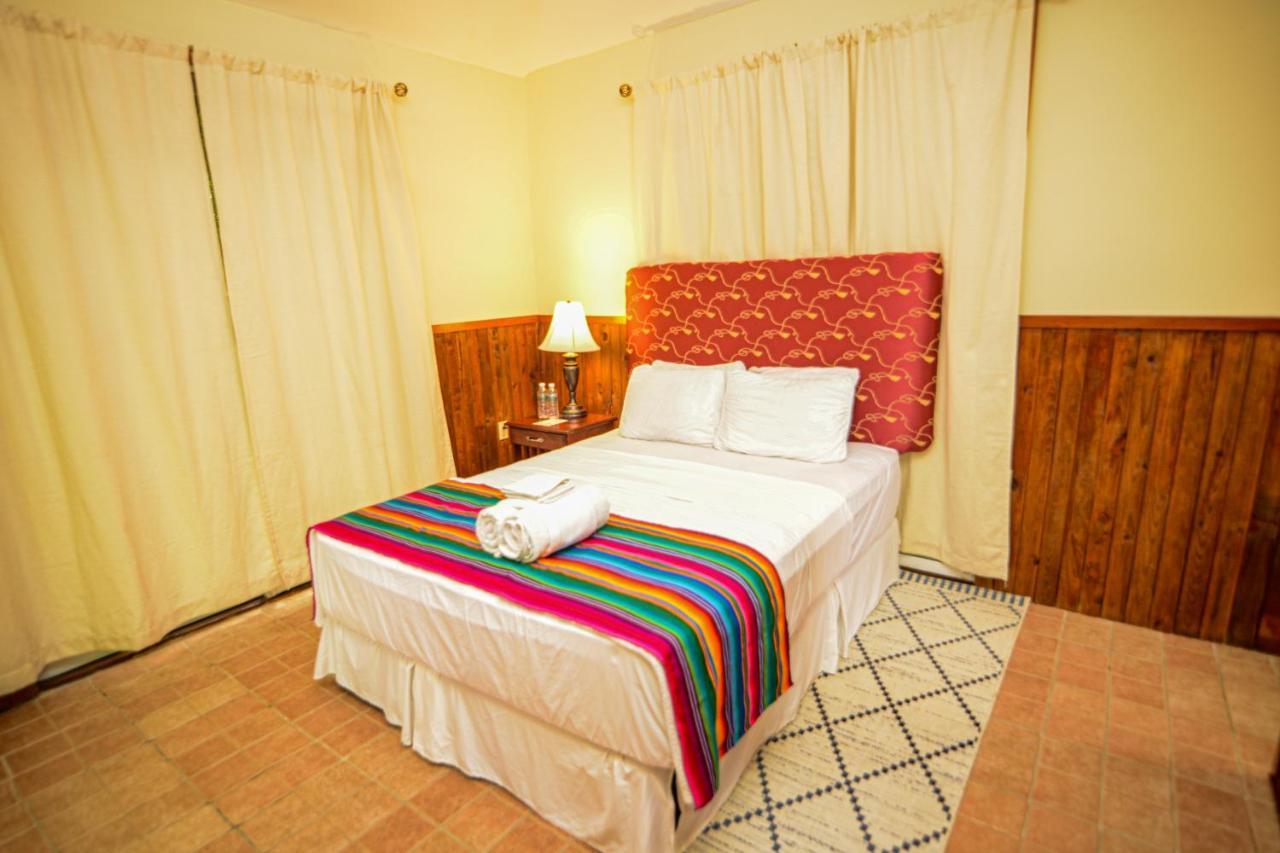 Kikiwitz Resort Belmopan Eksteriør billede