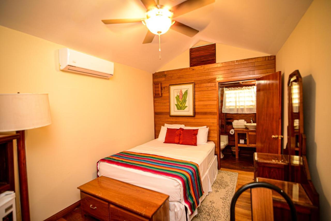 Kikiwitz Resort Belmopan Eksteriør billede